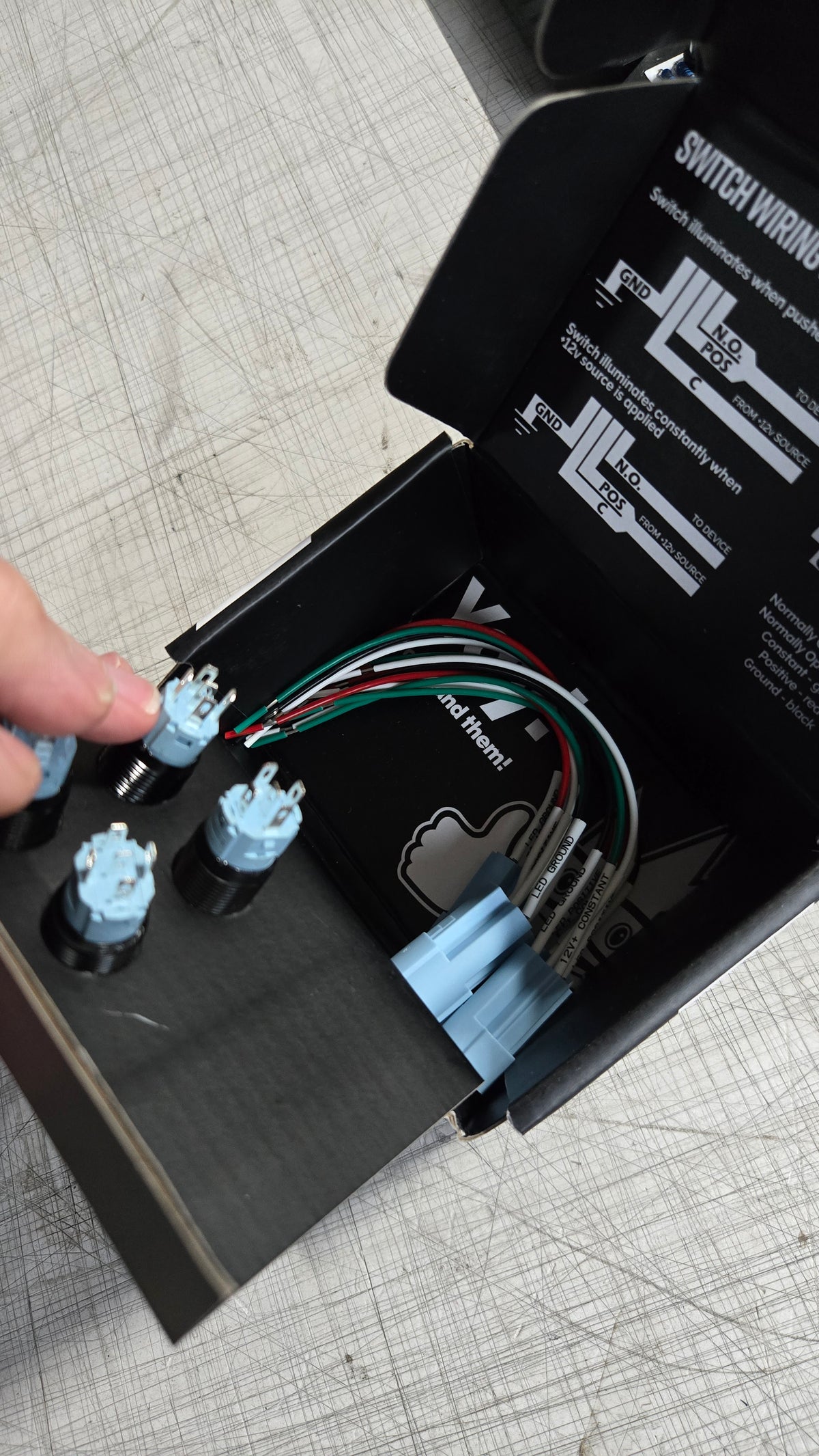 Waterproof 16mm Latching Black Halo Ring 12V Push Button Switch SPDT 4 Pack